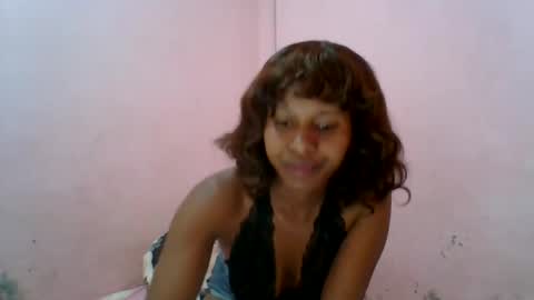 Snapshot of aurelia107 chatting on 07/05/26, 10:50 aurelia107 online show from 07/05/26, 10:50
