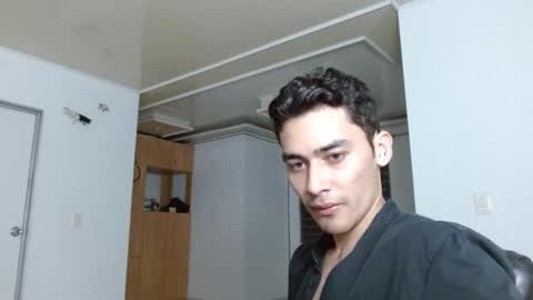 Snapshot of aureliv1 chatting on 03/11/25, 02:43 Aureliano online show from 03/11/25, 02:43