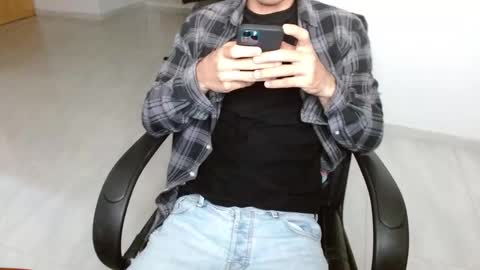 Snapshot of aureliv1 chatting on 09/08/25, 11:48 Aureliano online show from 09/08/25, 11:48