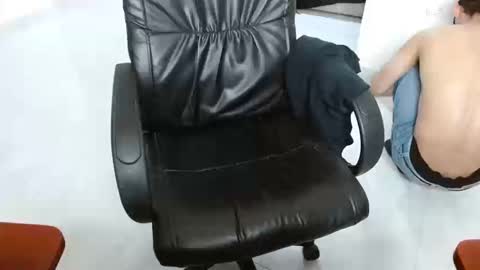 Snapshot of aureliv1 chatting on 09/13/25, 11:37 Aureliano online show from 09/13/25, 11:37