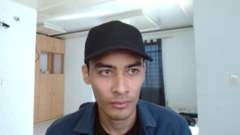 Snapshot of aureliv1 chatting on 09/29/25, 01:16 Aureliano online show from 09/29/25, 01:16