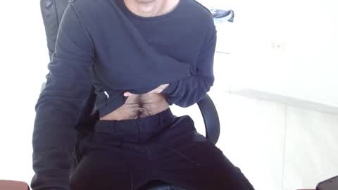 Snapshot of aureliv1 chatting on 10/19/25, 09:04 Aureliano online show from 10/19/25, 09:04