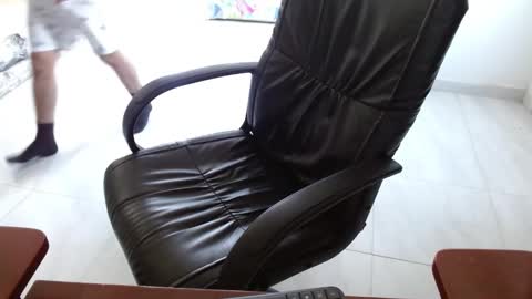 Snapshot of aureliv1 chatting on 02/13/26, 09:33 Aureliano online show from 02/13/26, 09:33