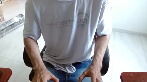 Snapshot of aureliv1 chatting on 02/14/26, 10:06 Aureliano online show from 02/14/26, 10:06