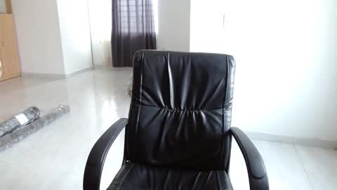 Snapshot of aureliv1 chatting on 02/15/26, 09:44 Aureliano online show from 02/15/26, 09:44