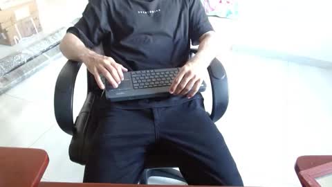 Snapshot of aureliv1 chatting on 02/24/26, 09:46 Aureliano online show from 02/24/26, 09:46