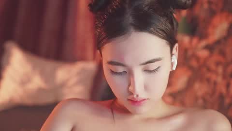 Nayeon online show from 12/20/24, 06:13