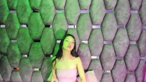 aurora online show from 12/15/25, 03:49