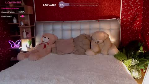 Snapshot of aurora_aksness chatting on 03/05/26, 06:04 Aurora online show from 03/05/26, 06:04