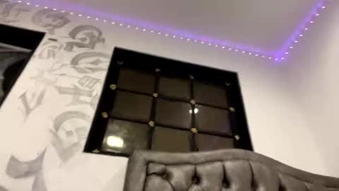 Aurora  online show from 11/08/25, 04:56