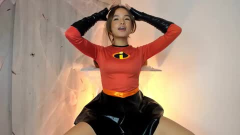 Snapshot of aurora_bunnie chatting on 10/28/25, 01:42 Sharith online show from 10/28/25, 01:42