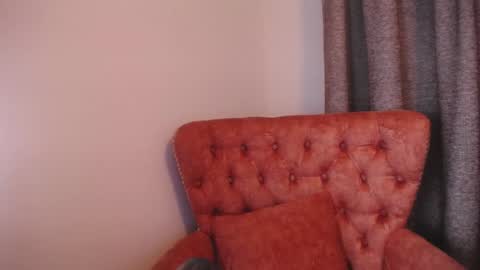 Snapshot of aurora_divine chatting on 12/19/24, 10:21 aurora_divine online show from 12/19/24, 10:21