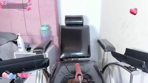 Snapshot of aurora_divine chatting on 12/31/24, 01:47 aurora_divine online show from 12/31/24, 01:47