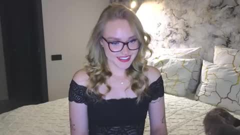 Kate online show from 09/28/25, 07:52