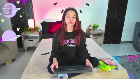 Aurora  online show from 04/07/26, 12:27