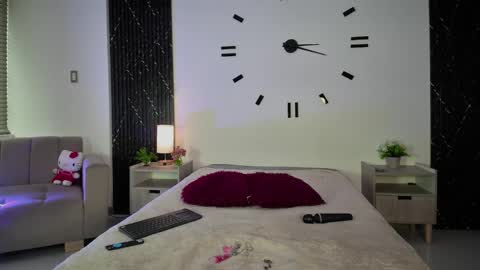 Snapshot of aurora_petitee chatting on 06/06/26, 01:27 Aurora online show from 06/06/26, 01:27