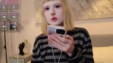 Snapshot of aurora_radiance chatting on 05/11/26, 08:31 Serena online show from 05/11/26, 08:31