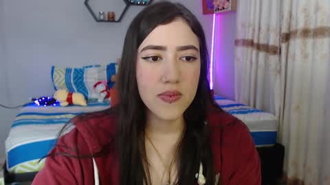 Snapshot of aurora_shy_ chatting on 12/13/24, 08:04 Aurora  online show from 12/13/24, 08:04