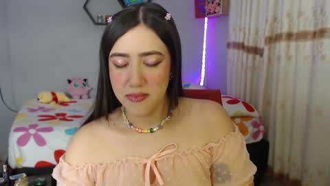 Snapshot of aurora_shy_ chatting on 01/18/25, 07:17 Aurora  online show from 01/18/25, 07:17