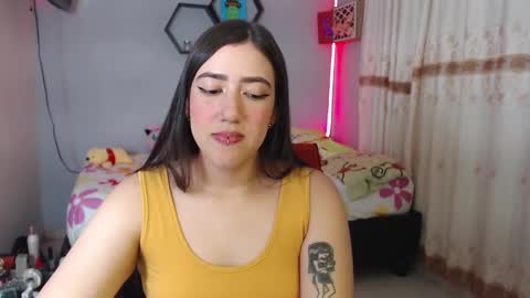 Snapshot of aurora_shy_ chatting on 02/08/25, 01:32 Aurora  online show from 02/08/25, 01:32