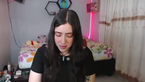 Snapshot of aurora_shy_ chatting on 02/10/25, 10:19 Aurora  online show from 02/10/25, 10:19