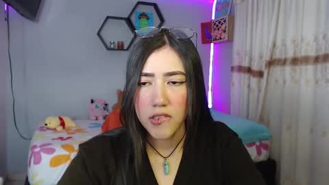 Snapshot of aurora_shy_ chatting on 02/18/25, 08:14 Aurora  online show from 02/18/25, 08:14