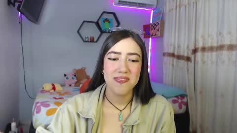 Snapshot of aurora_shy_ chatting on 02/26/25, 12:05 Aurora  online show from 02/26/25, 12:05