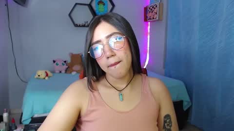 Snapshot of aurora_shy_ chatting on 03/11/25, 06:53 Aurora  online show from 03/11/25, 06:53