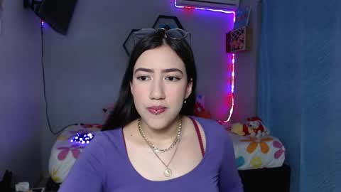Snapshot of aurora_shy_ chatting on 09/12/25, 10:37 Aurora  online show from 09/12/25, 10:37