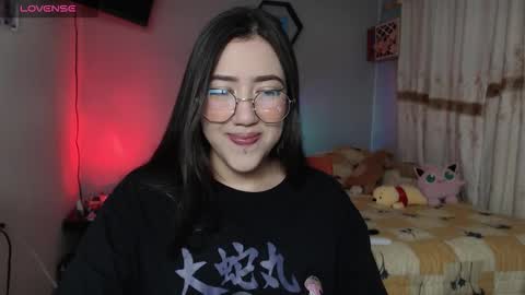 Snapshot of aurora_shy_ chatting on 02/16/26, 01:02 Aurora online show from 02/16/26, 01:02