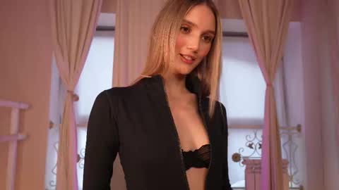 Aurora online show from 09/28/25, 06:41