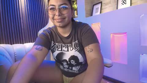 aurora_willow9 online show from 11/20/25, 05:29