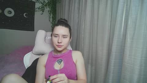 Snapshot of aurora_worker chatting on 09/14/25, 12:43 Aurora online show from 09/14/25, 12:43