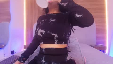 auroraa_miller online show from 04/17/26, 03:09