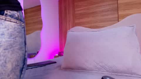 auroraa_miller online show from 05/12/26, 03:03