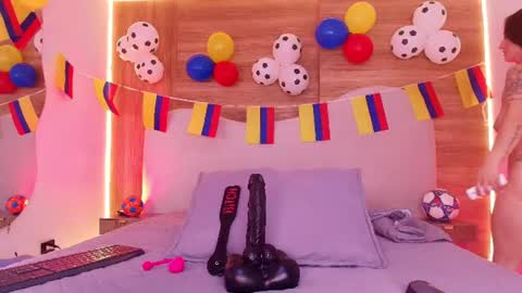 auroraa_miller online show from 06/19/26, 03:11