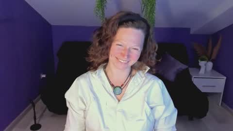 Snapshot of auroraborealis__ chatting on 09/18/25, 07:10 auroraborealis__ online show from 09/18/25, 07:10