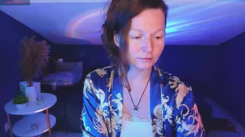 Snapshot of auroraborealis__ chatting on 10/16/25, 06:58 auroraborealis__ online show from 10/16/25, 06:58