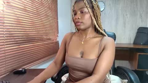 Snapshot of aurorabrow chatting on 10/29/25, 02:52 Ariana online show from 10/29/25, 02:52