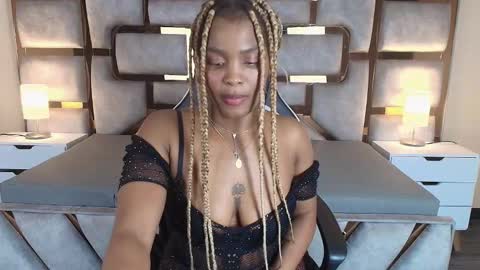 Snapshot of aurorabrow chatting on 11/25/25, 10:54 Ariana online show from 11/25/25, 10:54