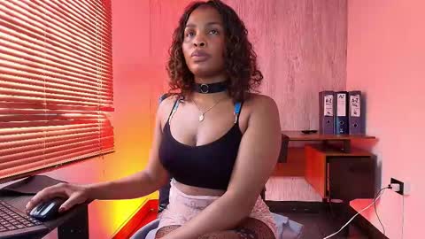 Snapshot of aurorabrow chatting on 02/28/26, 07:15 Ariana online show from 02/28/26, 07:15