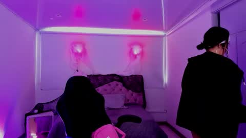 Aurora Diaz online show from 11/03/25, 06:20