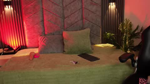 aurora online show from 10/01/25, 07:42