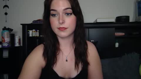 Snapshot of auroralightz1 chatting on 10/16/25, 04:35 auroralightz1 online show from 10/16/25, 04:35