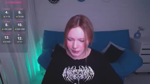 Snapshot of auroramour chatting on 10/20/25, 04:18 Aurora online show from 10/20/25, 04:18