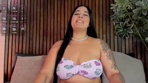 Snapshot of auroraqueenn chatting on 07/16/26, 08:37 auroraqueenn online show from 07/16/26, 08:37