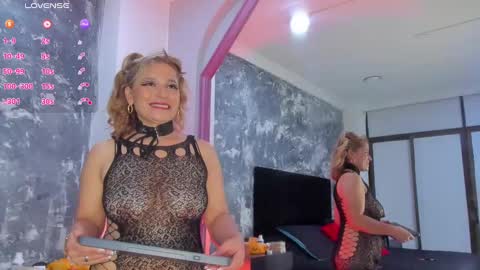 Snapshot of aurorarojas chatting on 01/18/25, 11:00 Aurora Rojas online show from 01/18/25, 11:00