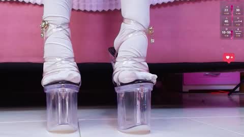 Aurora online show from 12/15/25, 01:48