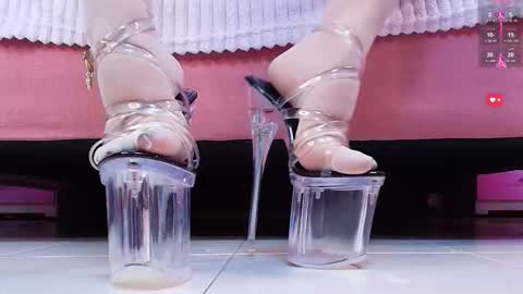 Snapshot of aurorasim chatting on 12/21/25, 01:51 Aurora online show from 12/21/25, 01:51