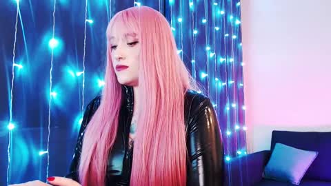 Snapshot of auroraunique chatting on 03/05/25, 01:17 Aurora online show from 03/05/25, 01:17